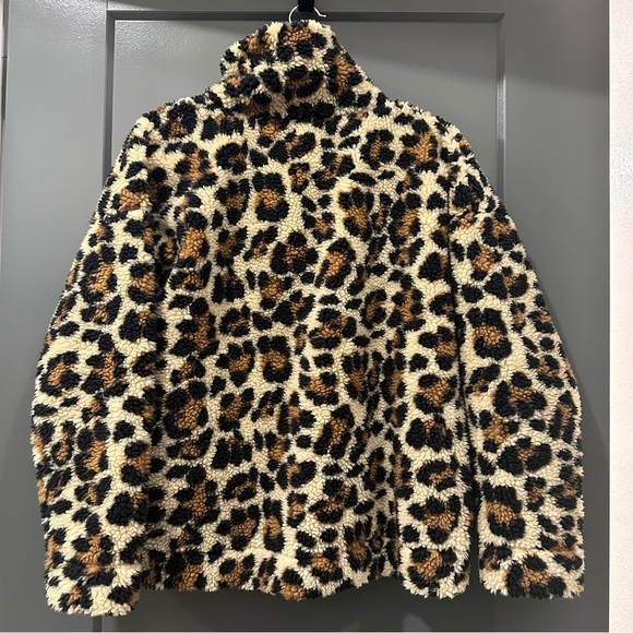 J. Crew Vintage Leopard Print Fleece. Oversized,cozy trendy modern closet staple - Picture 6 of 9